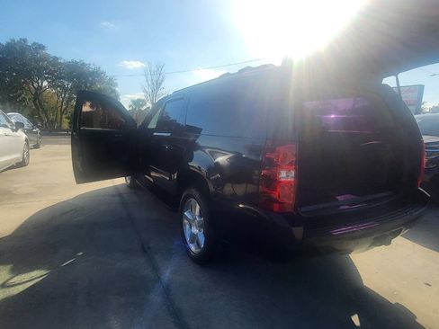 Used 2012 Chevrolet Suburban LT RWD image 26