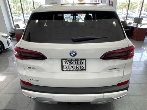 Used 2023 BMW X5 xDrive45e w/ Executive Package AWD/4WD image 4