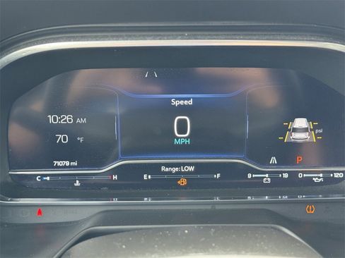 Used 2023 Chevrolet Suburban Premier image 17