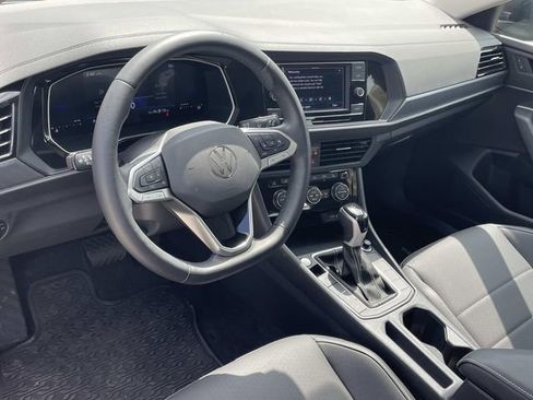 Used 2024 Volkswagen Jetta SE w/ Panoramic Sunroof Package FWD image 6