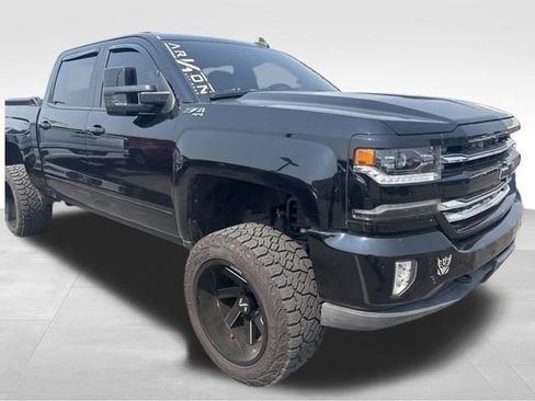 Used 2017 Chevrolet Silverado 1500 LTZ Z71 w/ LTZ Plus Package AWD/4WD image 8