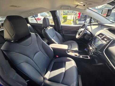 Used 2016 Toyota Prius Four Touring FWD image 16
