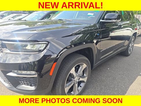 Used 2023 Jeep Grand Cherokee 4WD 4xe w/ Luxury Tech Group II image 2