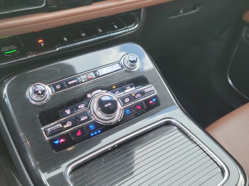 Used 2020 Lincoln Nautilus Reserve FWD image 29