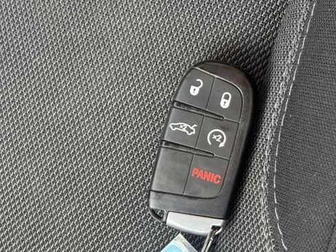 Used 2015 Dodge Charger SXT RWD image 28