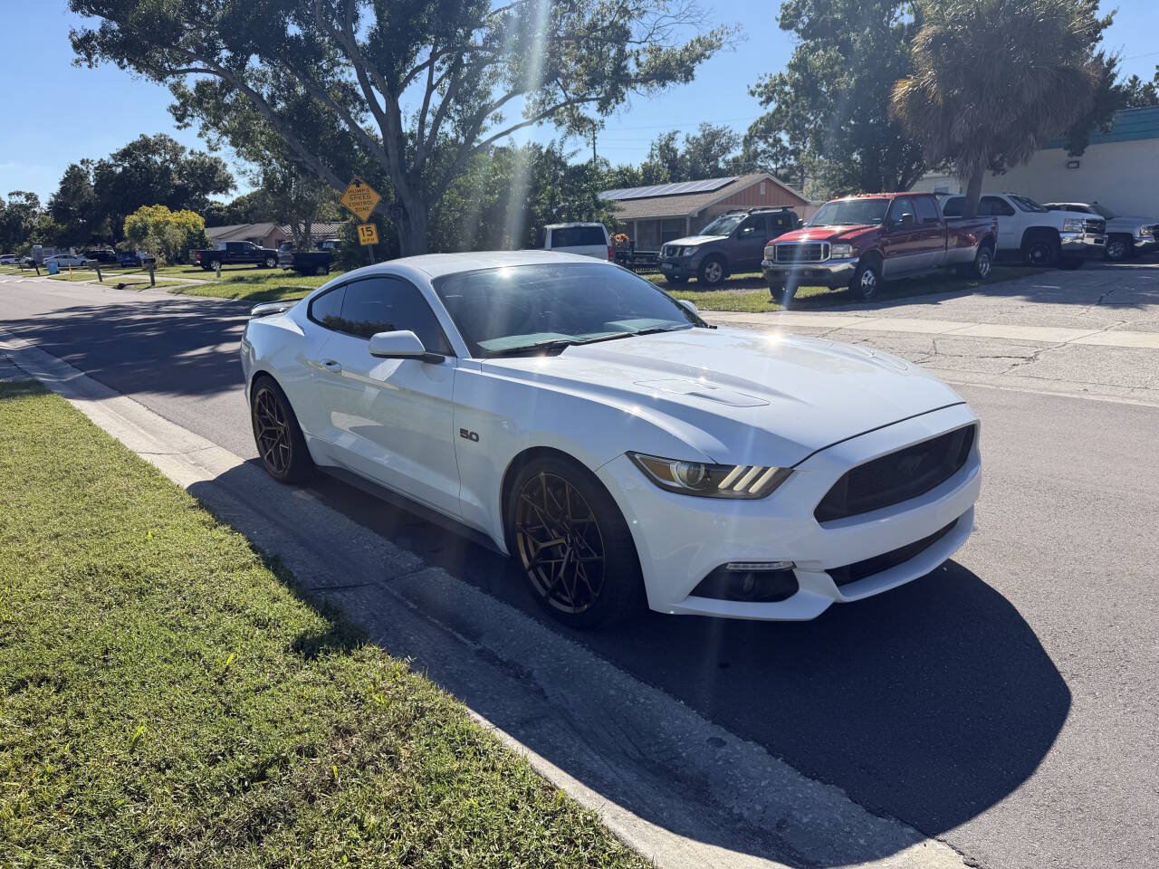Used 2016 Ford Mustang GT RWD image 2