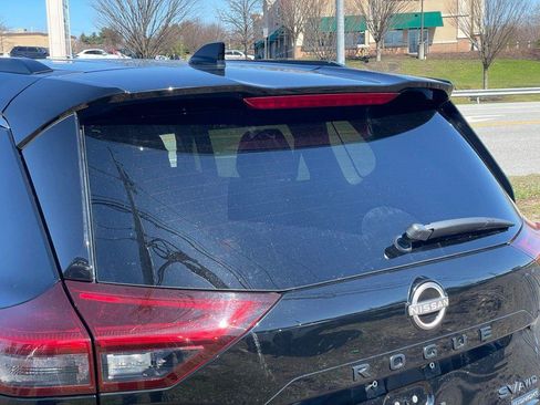 Certified 2023 Nissan Rogue SV w/ SV Premium B Package AWD/4WD image 33