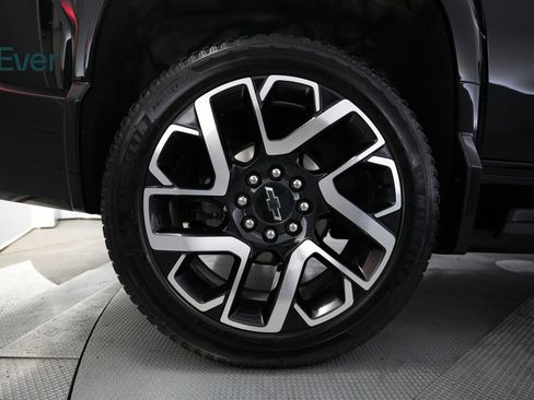 Used 2024 Chevrolet Silverado EV RST image 13