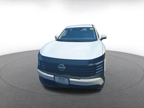 Used 2025 Nissan Kicks SV AWD/4WD image 3