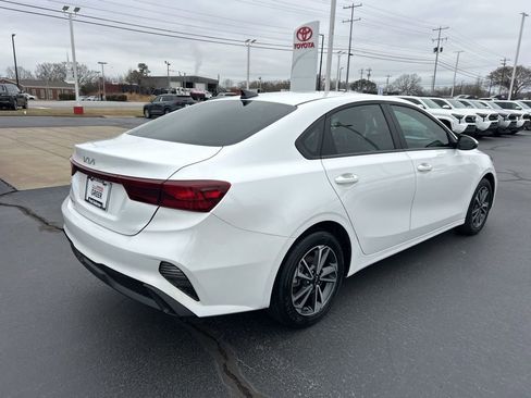 Used 2024 Kia Forte LXS w/ LXS Technology Package image 17