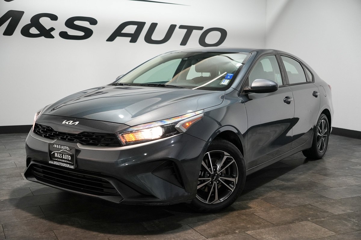 Used 2023 Kia Forte LXS FWD image 2