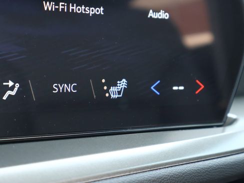 New 2026 Chevrolet Traverse LT w/ Sun and Wheel Package image 4