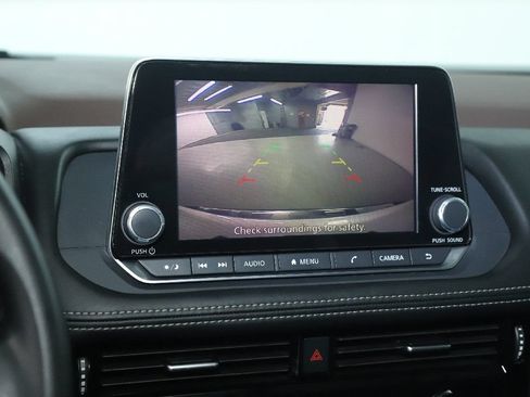 Certified 2022 Nissan Rogue SV FWD image 27