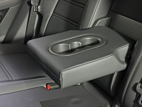 Used 2025 Porsche Cayenne image 36