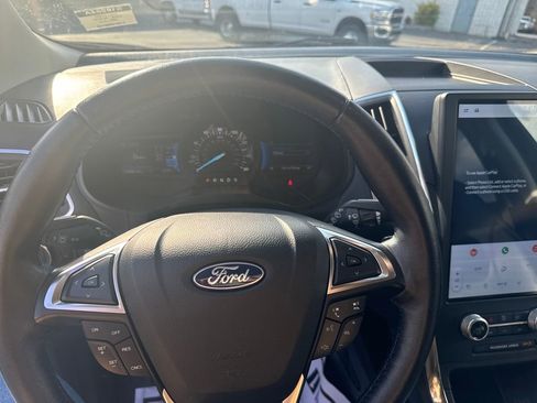 Used 2022 Ford Edge Titanium image 13