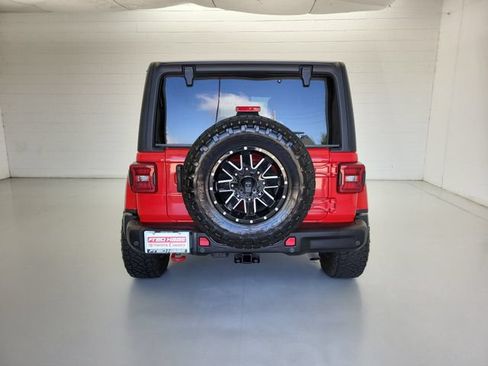 Used 2021 Jeep Wrangler Unlimited Rubicon w/ Dual Top Group AWD/4WD image 6
