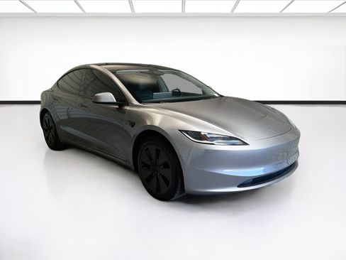 Used 2025 Tesla Model 3 Long Range RWD image 3