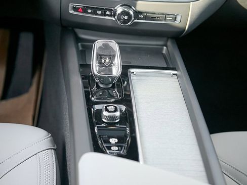 New 2026 Volvo XC60 B5 Plus w/ Protection Package Premier image 28