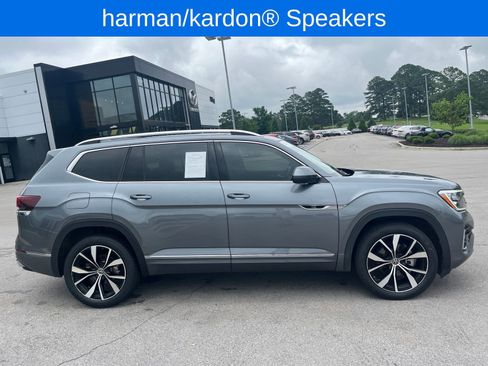 Used 2024 Volkswagen Atlas SEL Premium R-Line AWD/4WD image 4