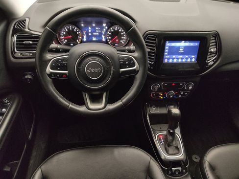 Used 2018 Jeep Compass Latitude w/ Popular Equipment Group FWD image 22