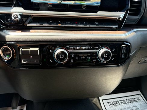 Used 2025 GMC Sierra 1500 SLT AWD/4WD image 12