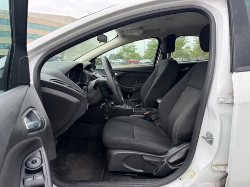 Used 2016 Ford Focus SE FWD image 10