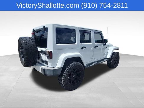 Used 2016 Jeep Wrangler Unlimited Sahara w/ Connectivity Group AWD/4WD image 22