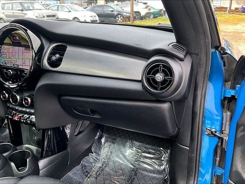 Used 2023 MINI Cooper S w/ Signature Upholstery Package image 20