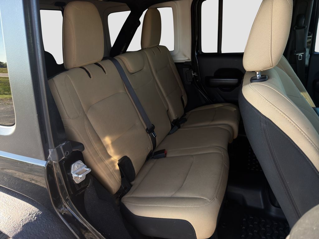 Used 2018 Jeep Wrangler Unlimited Sport S AWD/4WD image 30