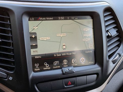 Used 2014 Jeep Cherokee Latitude w/ Comfort/Convenience Group AWD/4WD image 18