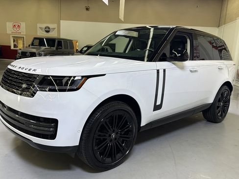 Used 2024 Land Rover Range Rover SE AWD/4WD image 5