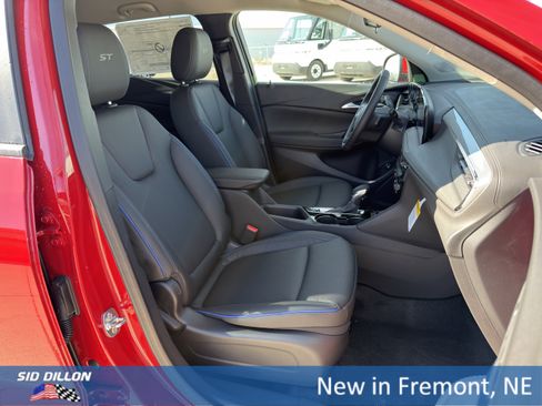 New 2026 Buick Encore GX Sport Touring image 13