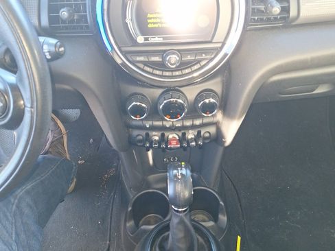 Used 2017 MINI Cooper 2-Door Hardtop image 11