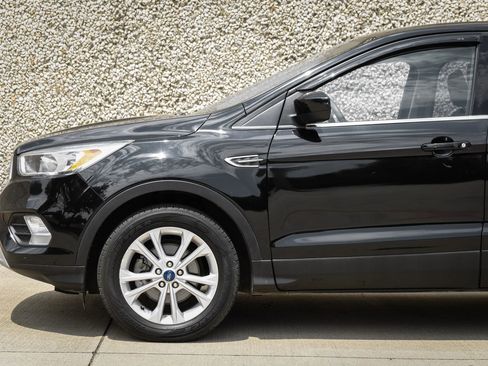 Used 2019 Ford Escape SE image 9