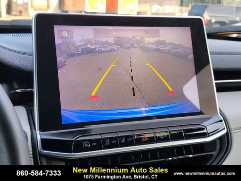 Used 2024 Jeep Compass Limited image 20