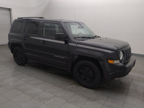 Used 2016 Jeep Patriot Sport FWD image 11