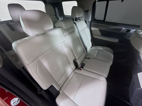 Used 2024 Hyundai Santa Fe Limited FWD image 29