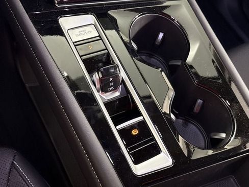 New 2025 Volkswagen Atlas SE image 19