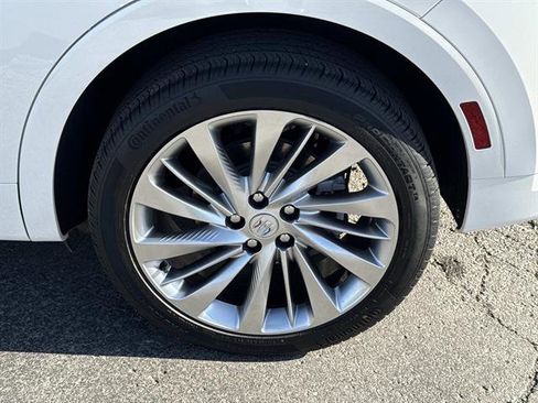 Used 2025 Buick Envision Avenir AWD/4WD image 32