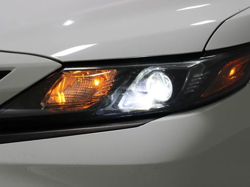 Used 2022 Toyota Camry SE FWD image 45