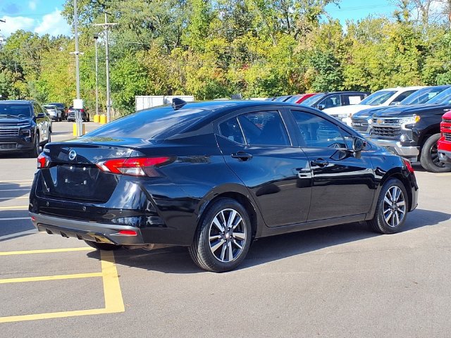Used 2021 Nissan Versa SV FWD image 2