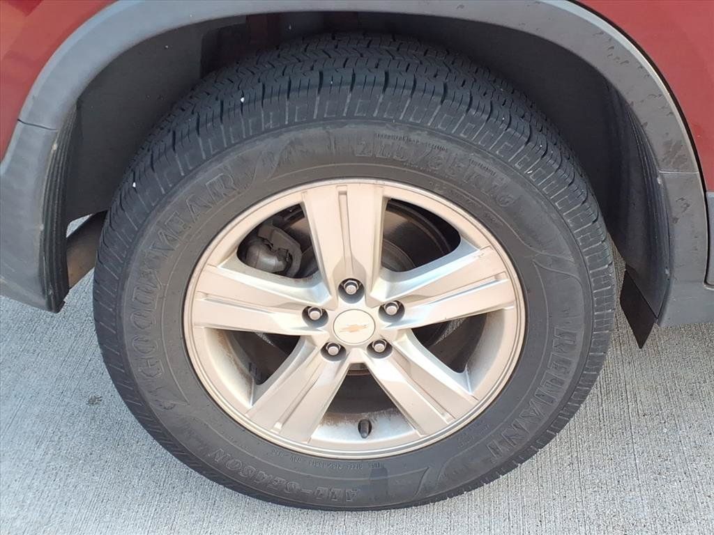 Used 2021 Chevrolet Trax LS w/ Tint and Cruise Package AWD/4WD image 13