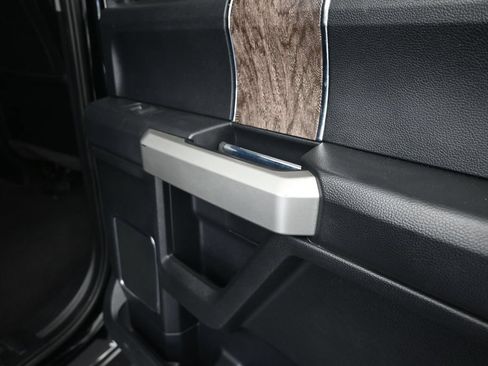 Used 2019 Ford F250 Lariat w/ Lariat Ultimate Package AWD/4WD image 22