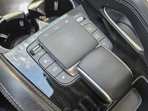 Used 2024 Mercedes-Benz GLE 450e 4MATIC image 27