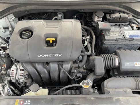 Used 2017 Hyundai Elantra Limited w/ Limited Tech Package 04 image 19