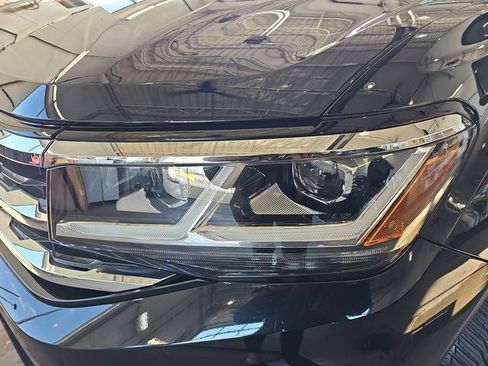 Used 2021 Volkswagen Atlas SEL R-Line image 34