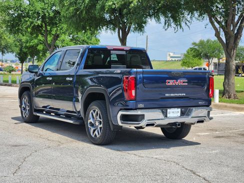 Used 2022 GMC Sierra 1500 SLT w/ SLT Convenience Package AWD/4WD image 4