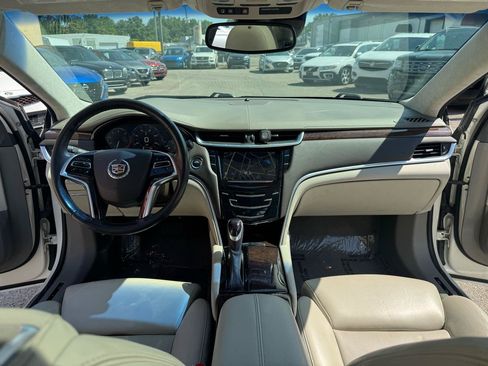 Used 2013 Cadillac XTS Platinum FWD image 24