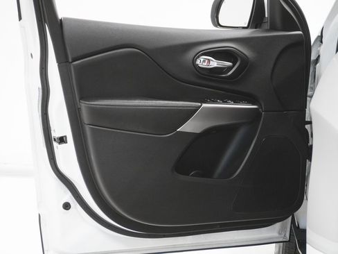 Used 2021 Jeep Cherokee Latitude Lux image 14