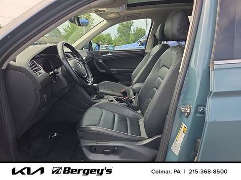 Used 2019 Volkswagen Tiguan SEL Premium w/ 3rd Row Seat Package AWD/4WD image 15